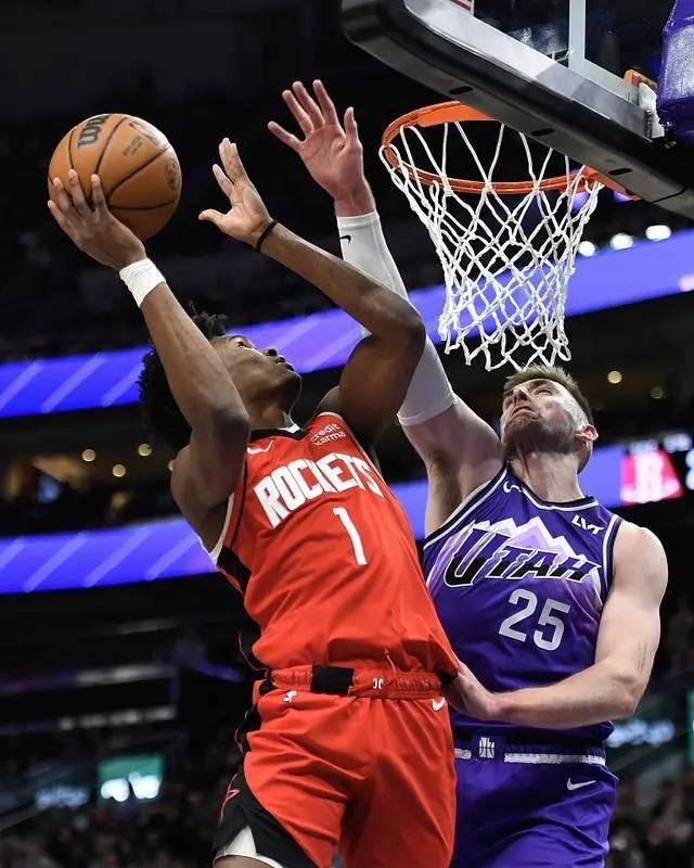 持球单挑+送暴扣！火箭队阿门苦练进攻技术，化身进攻端第3选择？